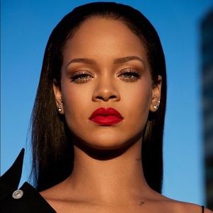 Meet your Posher, Mia